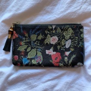 AUTHENTIC & RARE Gucci Flora Clutch (2014)